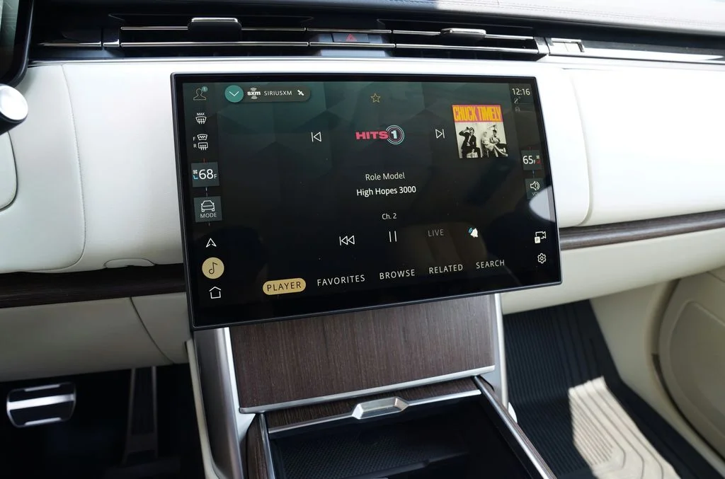 New 2026 Batumi Gold Land Rover SE image 19