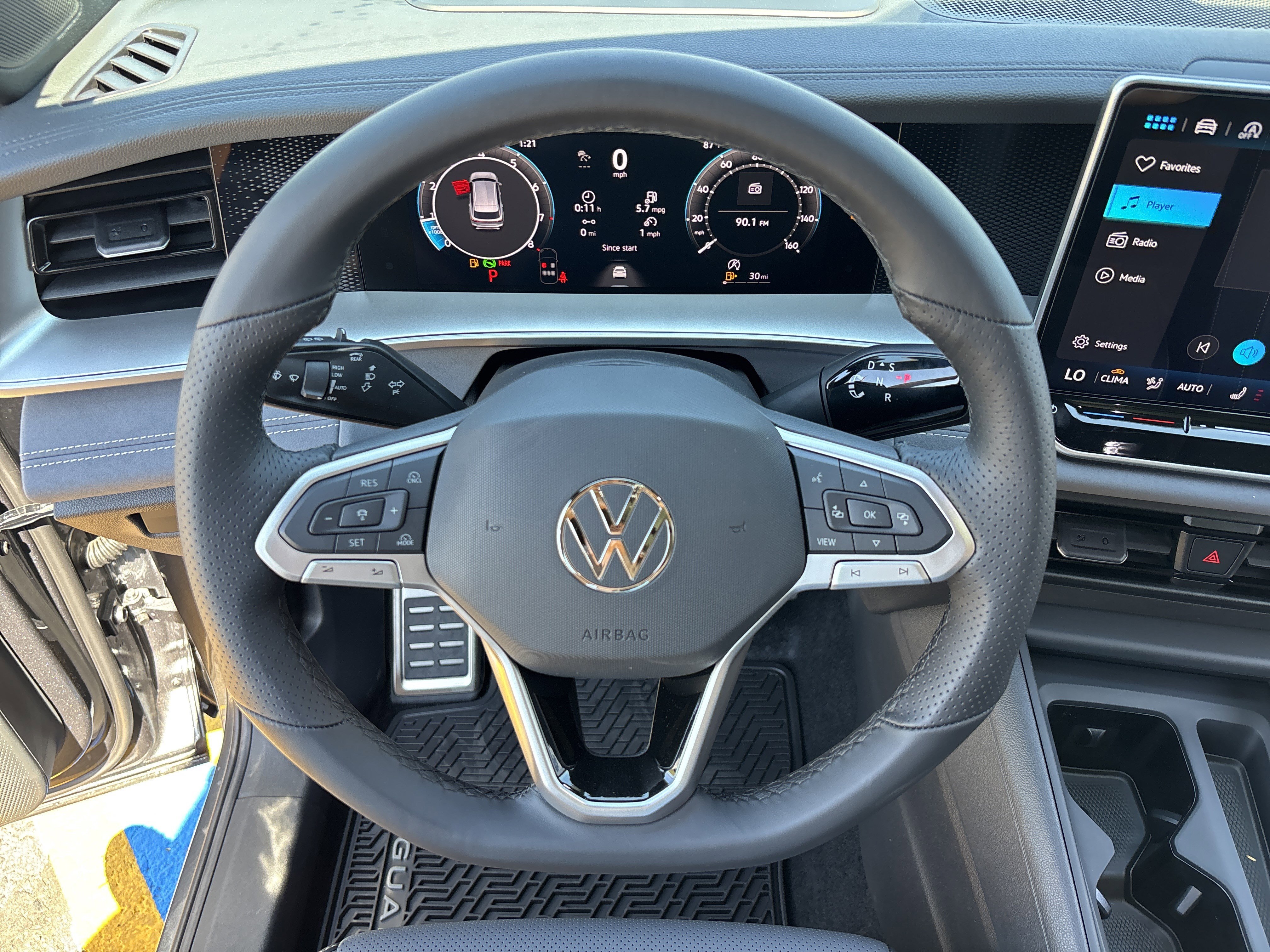 New 2026 Platinum Gray Metallic Volkswagen SE R-Line Black image 20