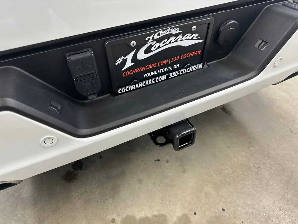 Used 2024 White Frost Tricoat GMC Denali image 31