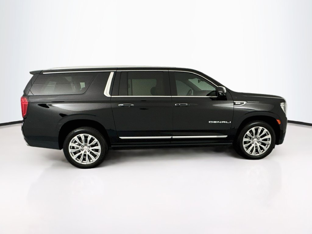 Used 2022 Black GMC Denali image 4