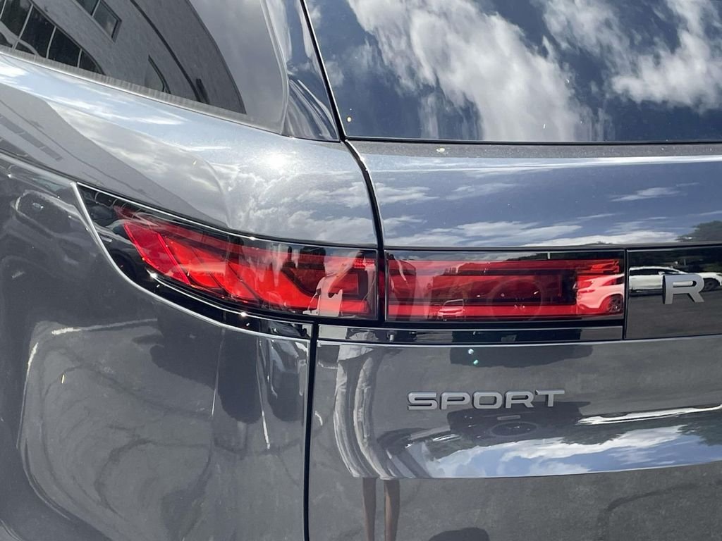 New 2026 Carpathian Grey Land Rover Dynamic SE image 10