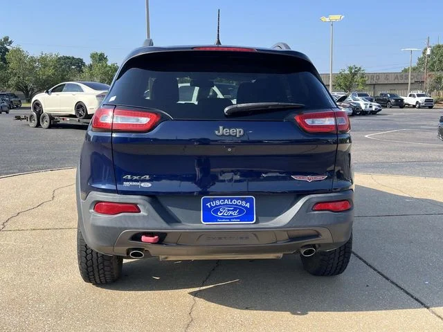 Used 2016 Blue Jeep Trailhawk image 4