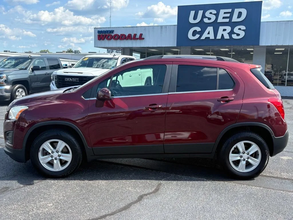 Used 2016 CRIMSON METALLIC Chevrolet LT image 3