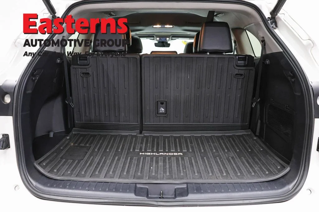Used 2021 White Toyota XLE image 9