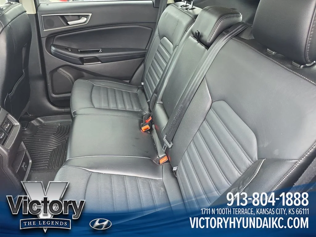 Used 2018 Blue Ford SEL image 25