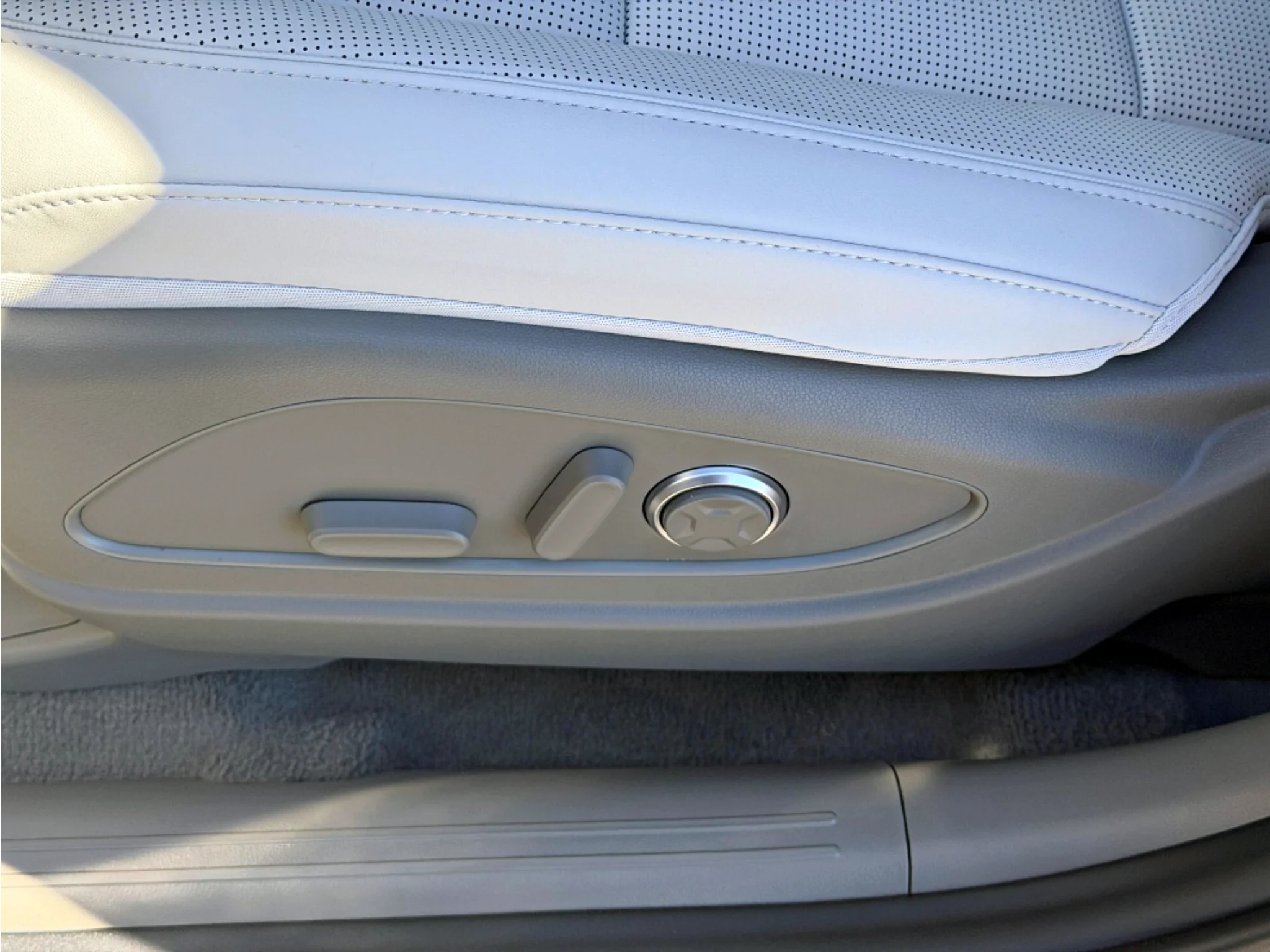 New 2027 Ecotronic Gray Pearl Hyundai SEL Premium 7P image 20