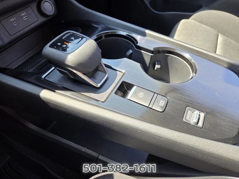 Used 2026 White Pearl NISSAN 2026.5 FWD SV image 27