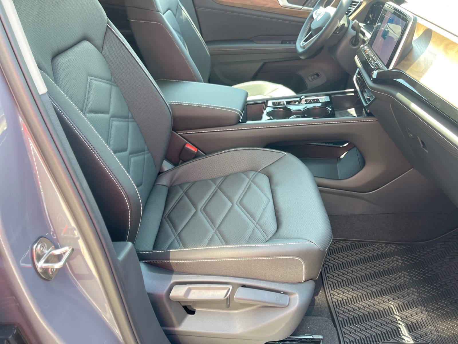 New 2026 Pure Gray Volkswagen SE image 18