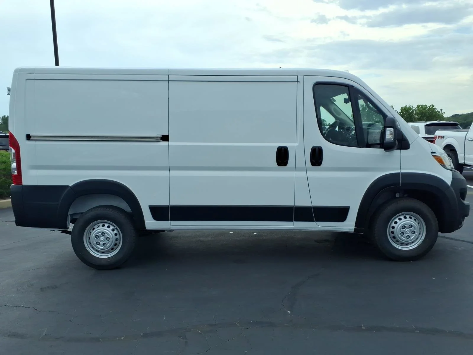 New 2026 Bright White Clear-Coat Exterior Paint RAM Low Roof image 16