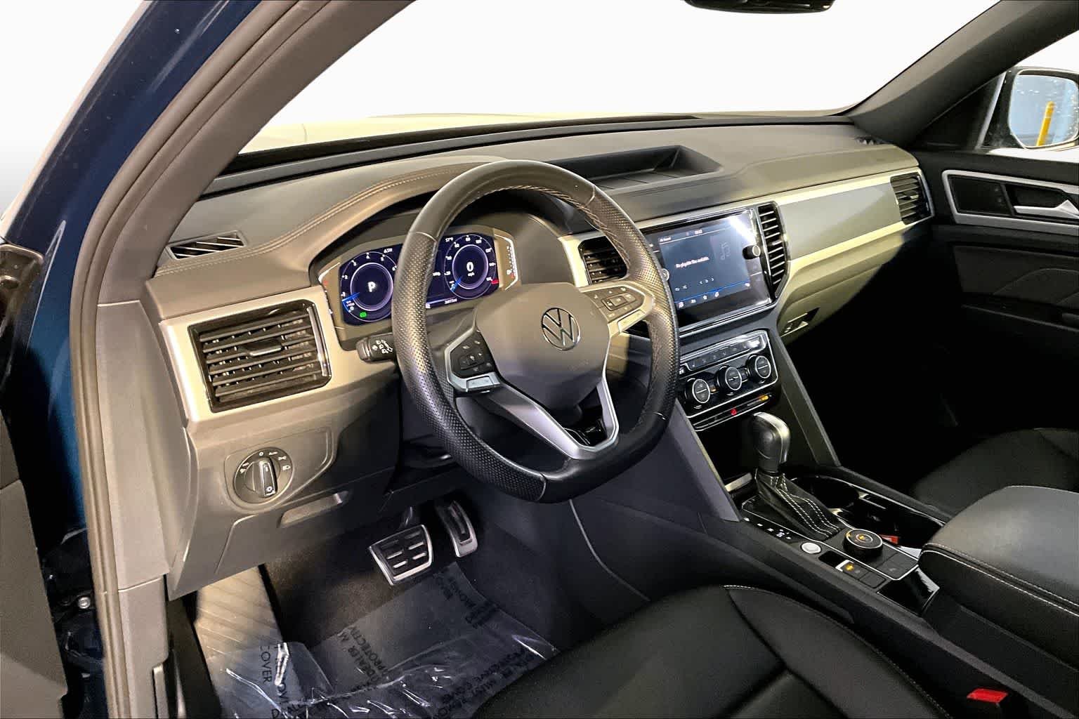 Used 2023 Tourmaline Blue Metallic Volkswagen 3.6L V6 SEL R-Line Black image 18