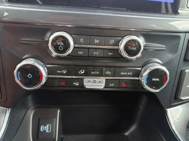 Certified Used 2023 Oxford White Ford  image 24