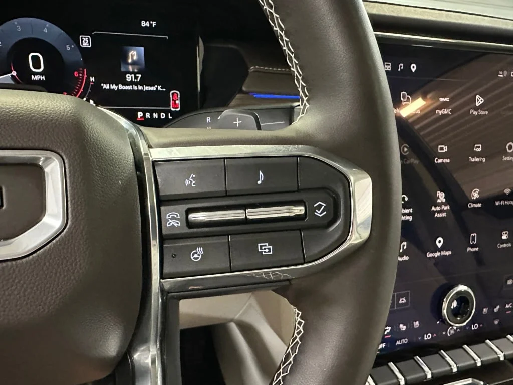 2026 GMC Acadia Denali - Photo 13