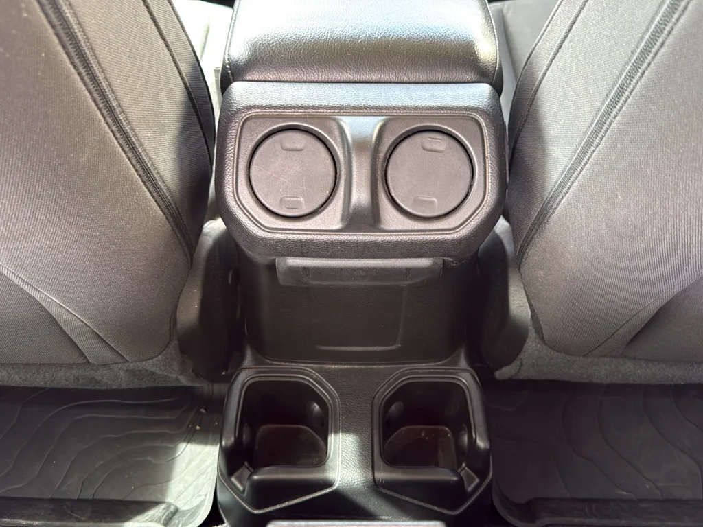 Used 2021 Green Jeep Sport S image 32