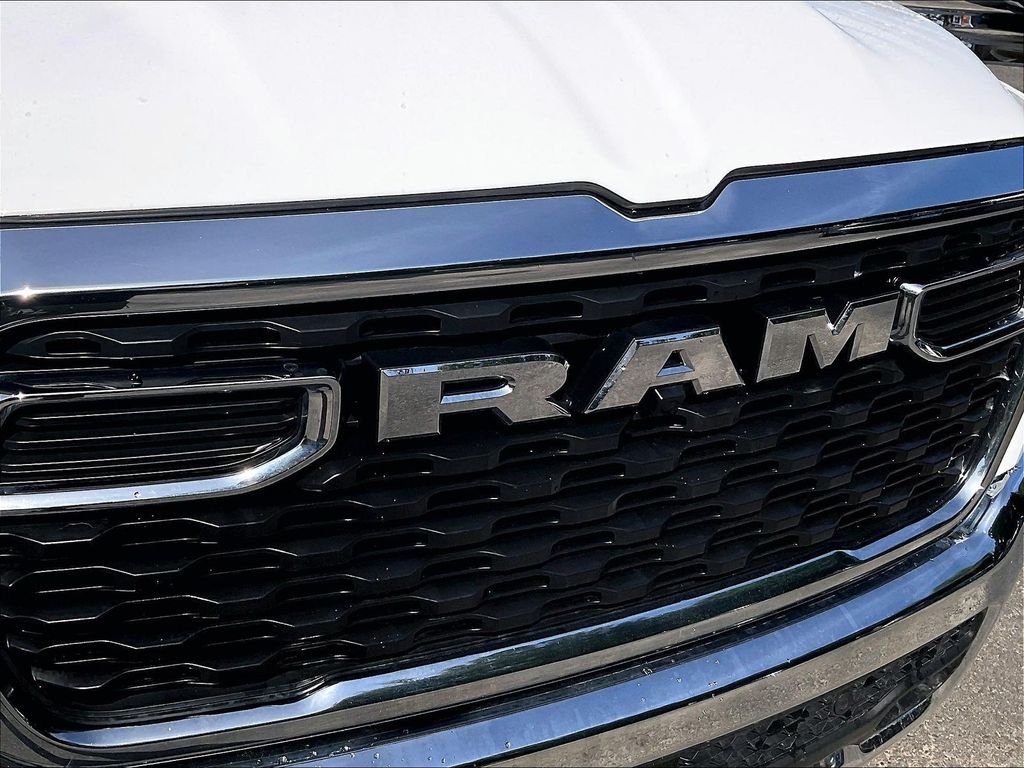 Used 2025 White Ram Big Horn/Lone Star image 31