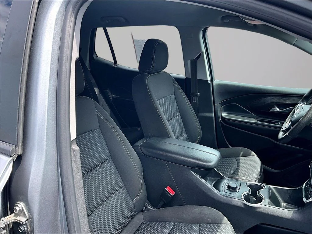 Used 2023 Silver GMC SLE image 7