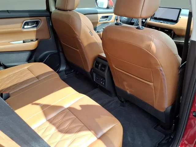 Used 2026 Red Nissan Platinum image 18