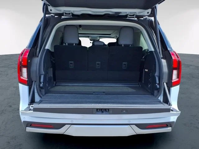 Used 2025 Silver Ford Platinum image 11