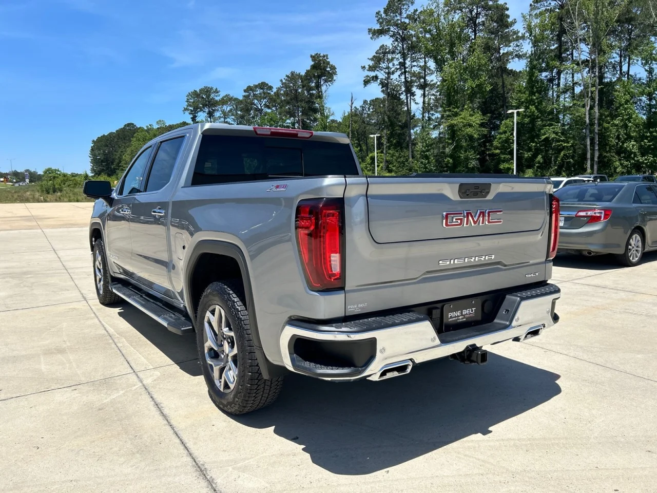 New 2026 Sterling Metallic GMC SLT image 4