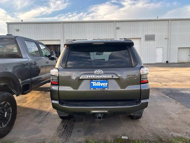 Used 2022 Magnetic Gray Metallic Toyota SR5 image 4