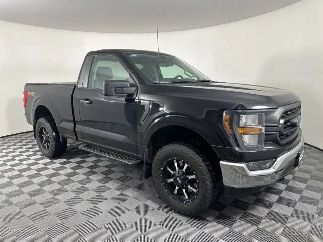 Used 2023  Ford XL image 3