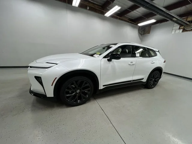 New 2026 Oxygen White <sup>1</sup> Toyota  Limited image 5