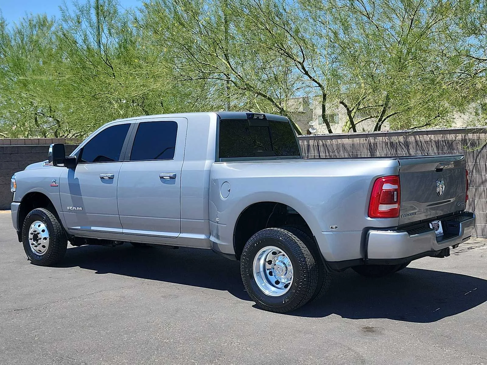 Used 2024 Billet Silver Metallic Clearcoat Ram Laramie image 6
