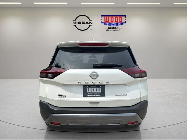 Used 2023 Pearl White Tricoat Nissan SL image 3