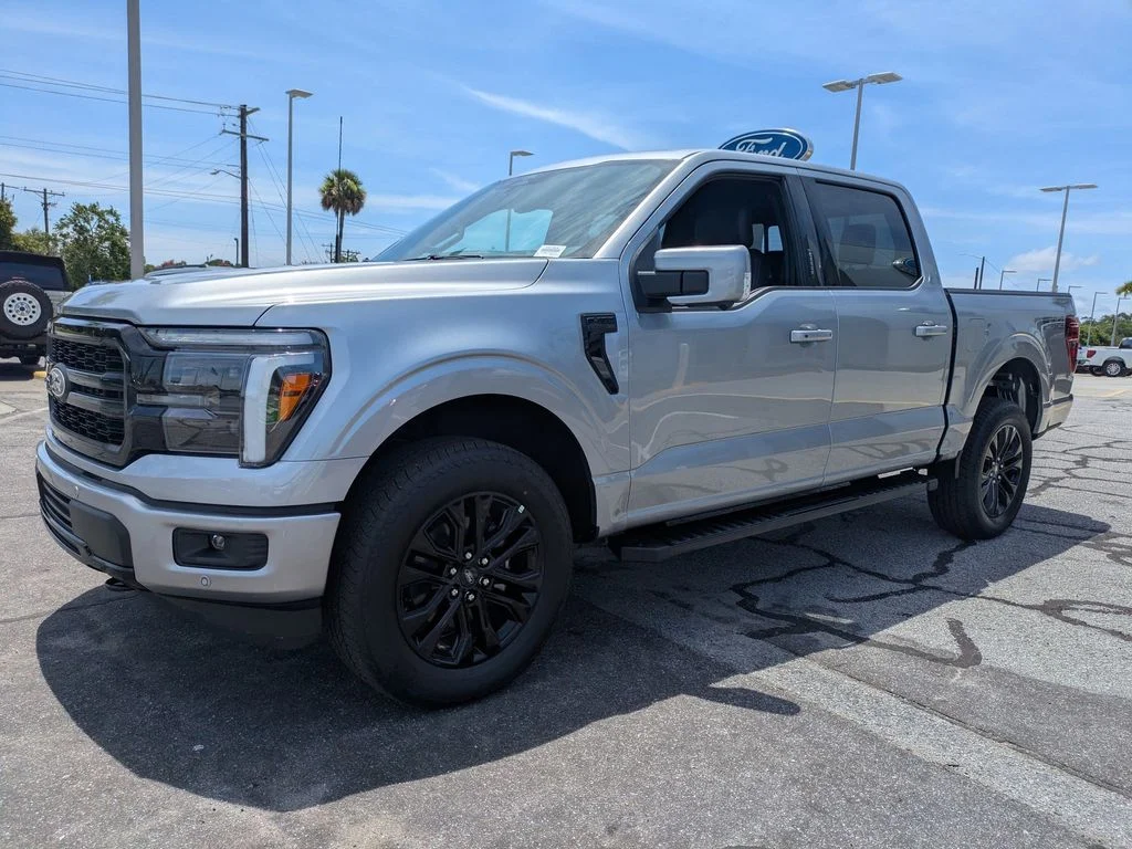 New 2026 Iconic Silver Metallic Ford Lariat image 8