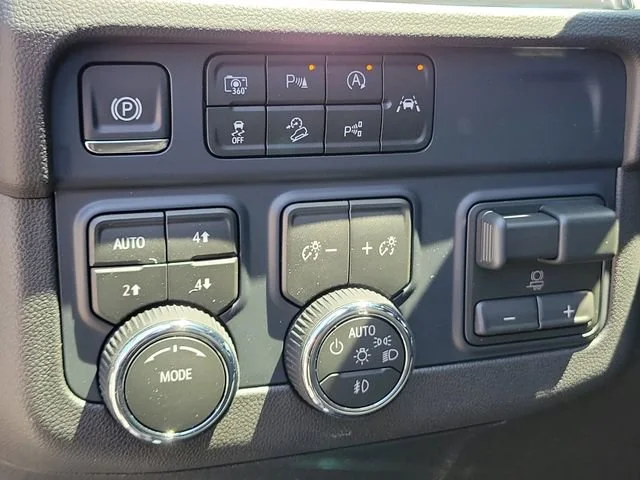 2026 Chevrolet Suburban High Country - Photo 23