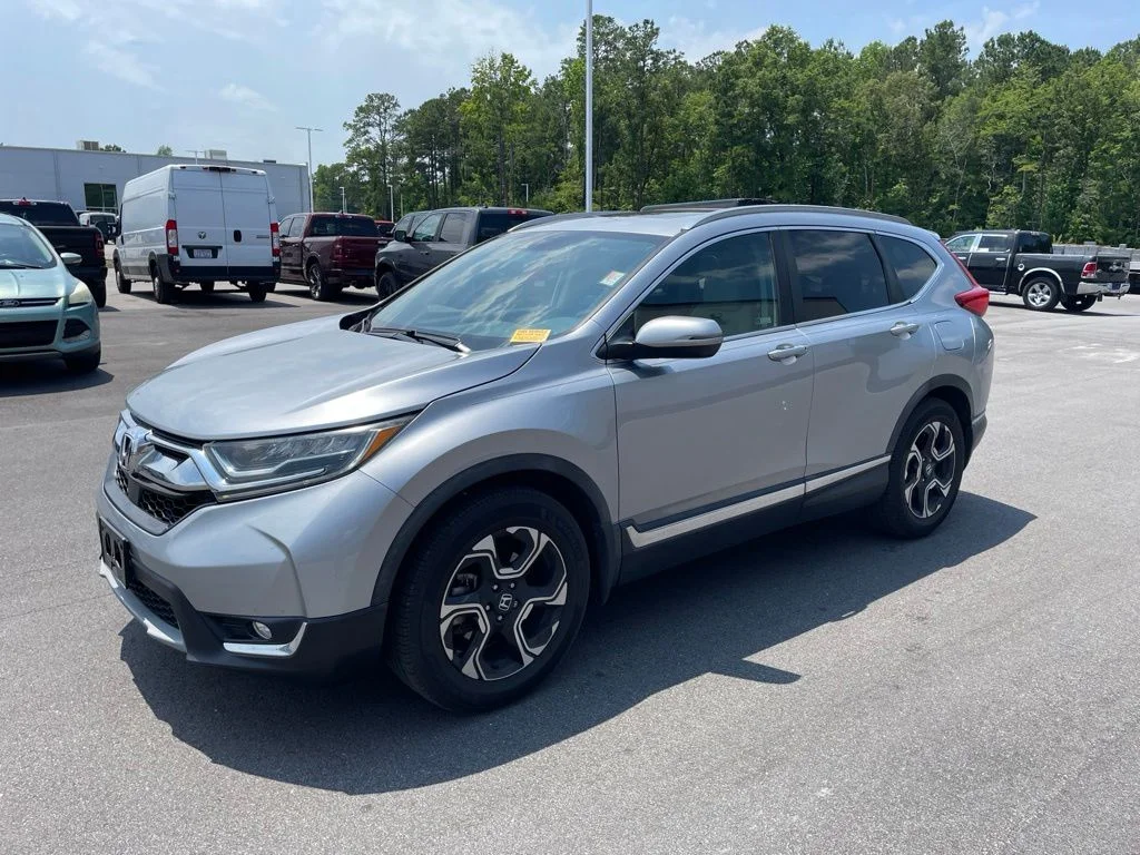 Used 2018  Honda Touring image 2
