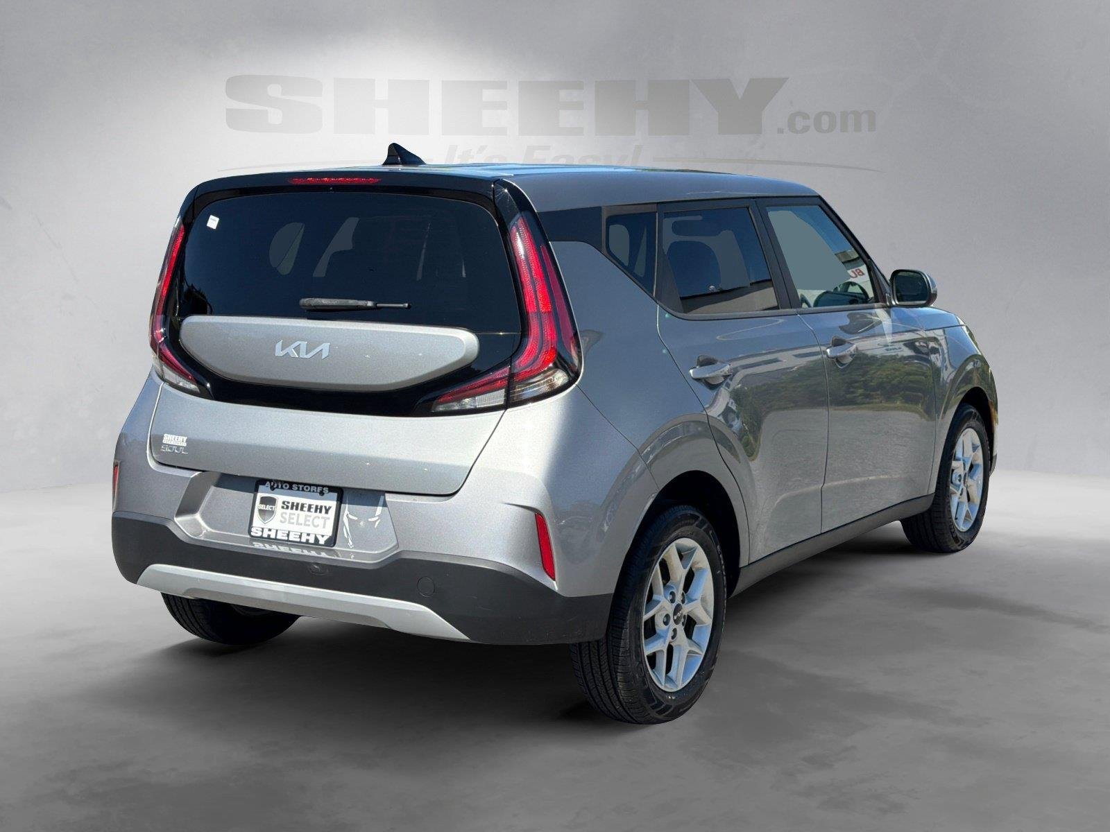 Used 2023 Steel Gray Kia LX image 11