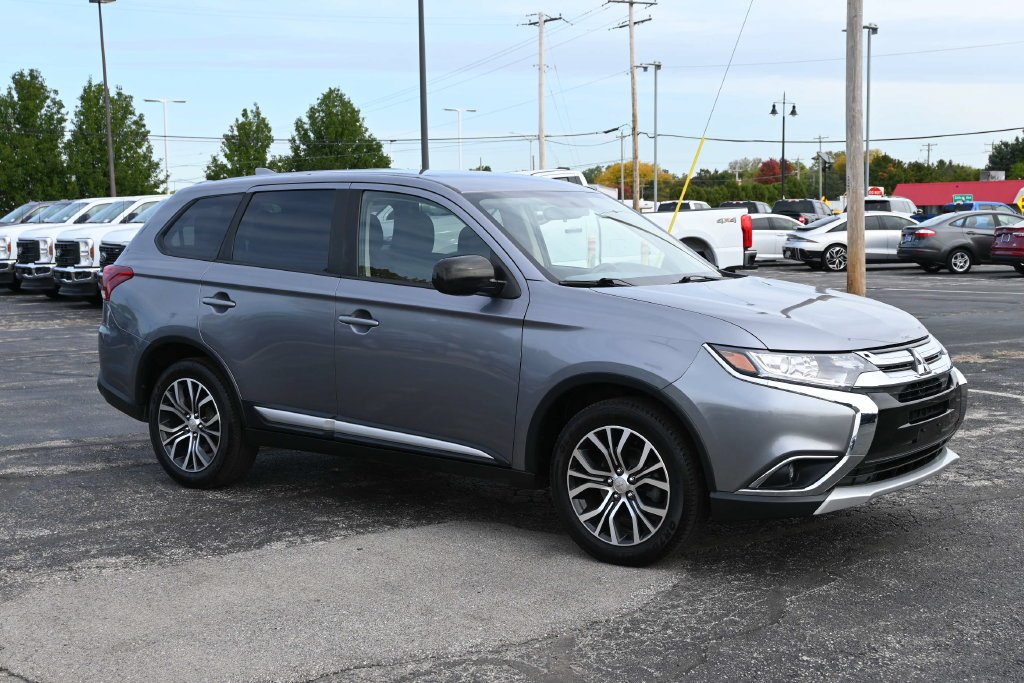 Certified Used 2018 Silver Mitsubishi ES image 7