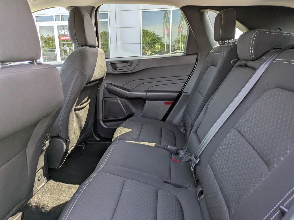 Used 2025 Oxford White Ford Active image 15