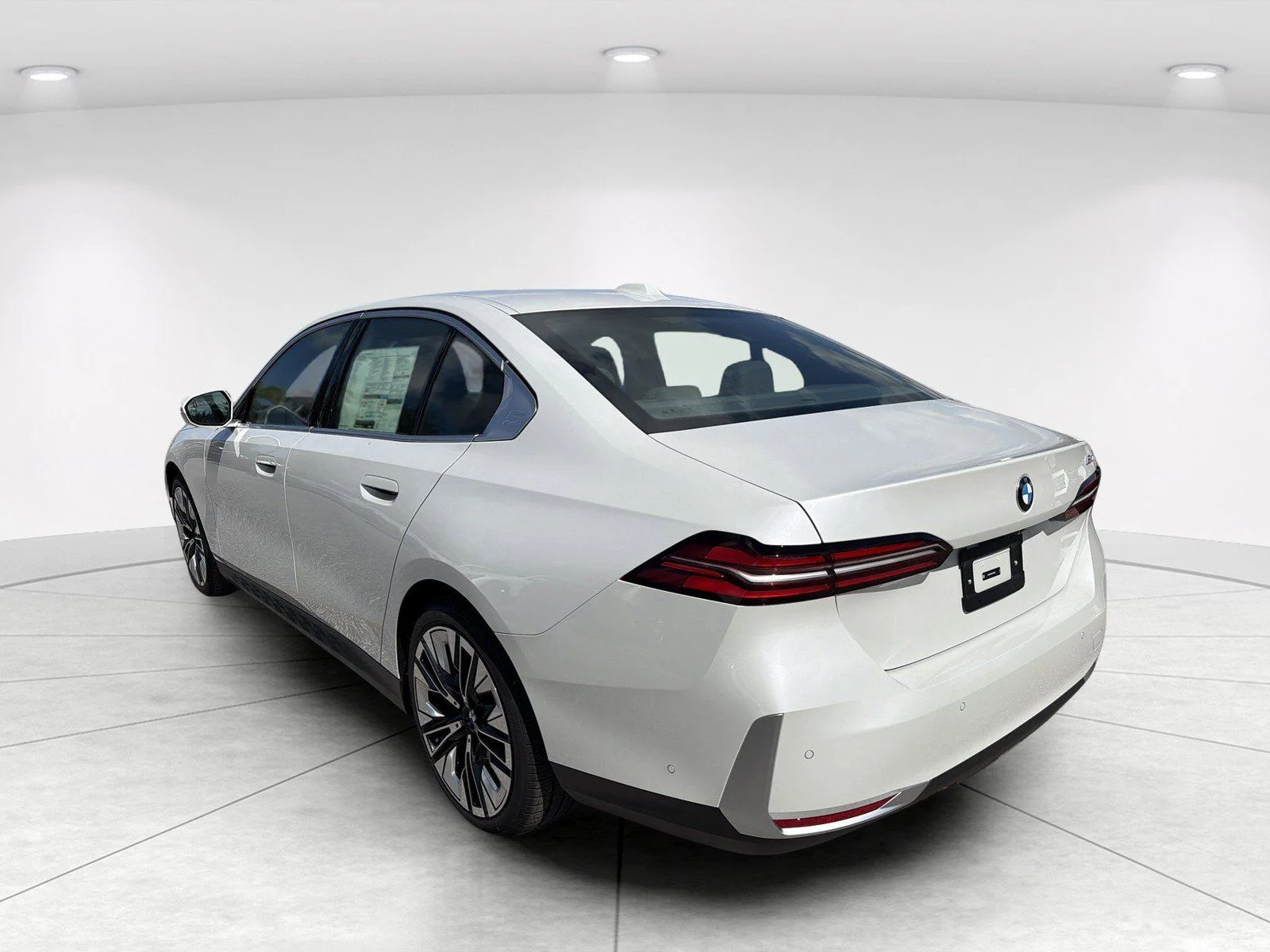 New 2027 Mineral White Metallic BMW 530i image 6