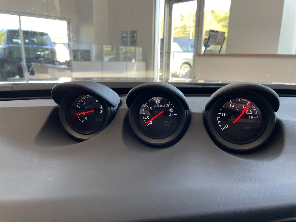 New 2026 Boulder Gray Pearl / Super Black Two-tone Nissan Performance image 17