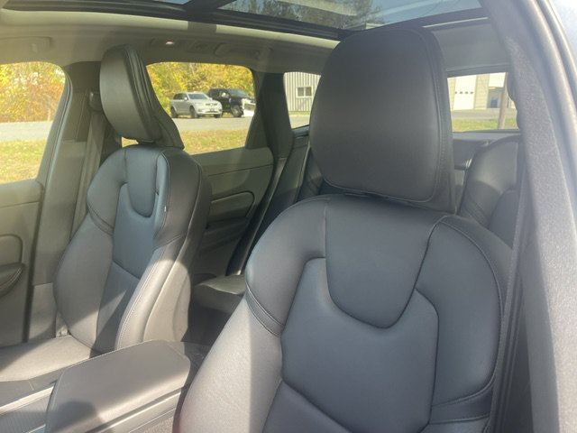 Used 2024 Blue Volvo Core Dark Theme image 16