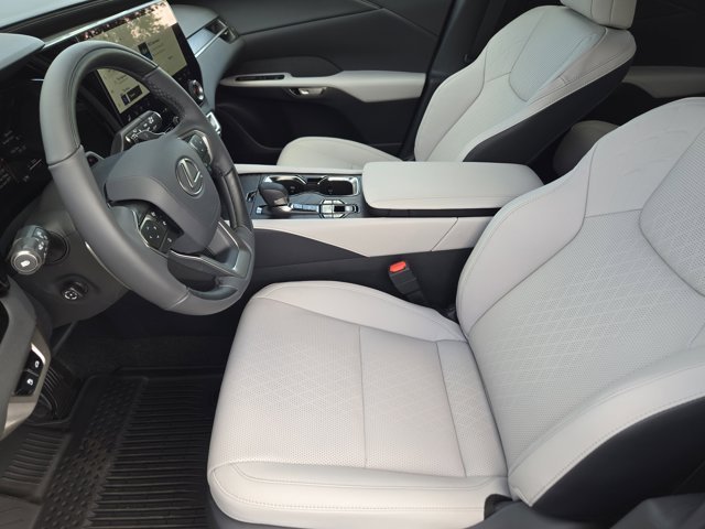 New 2026 Eminent White Pearl Lexus PREMIUM PLUS image 16
