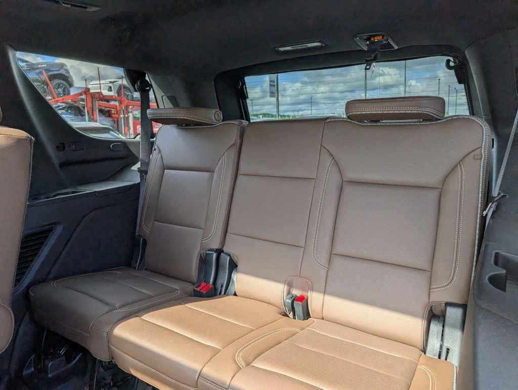 Used 2022 Pearl Chevrolet High Country image 15