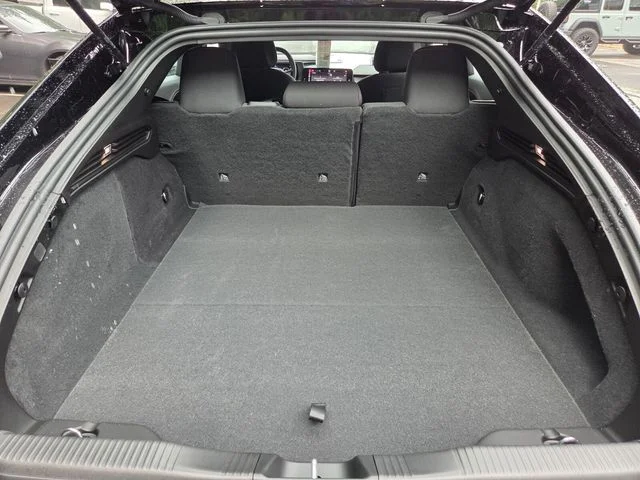 New 2026 Diamond Black Crystal Pearlcoat Dodge R/T image 25