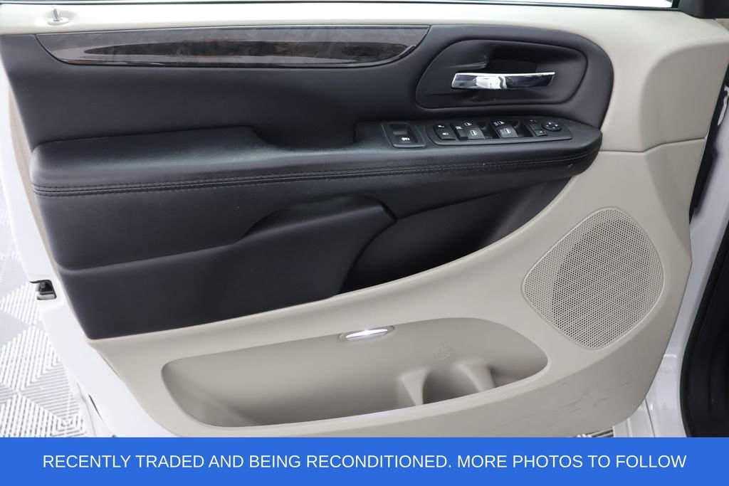 Used 2019 White Dodge SE image 21