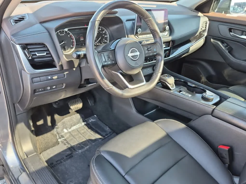 Certified Used 2023 Gun Metallic Nissan SL image 11