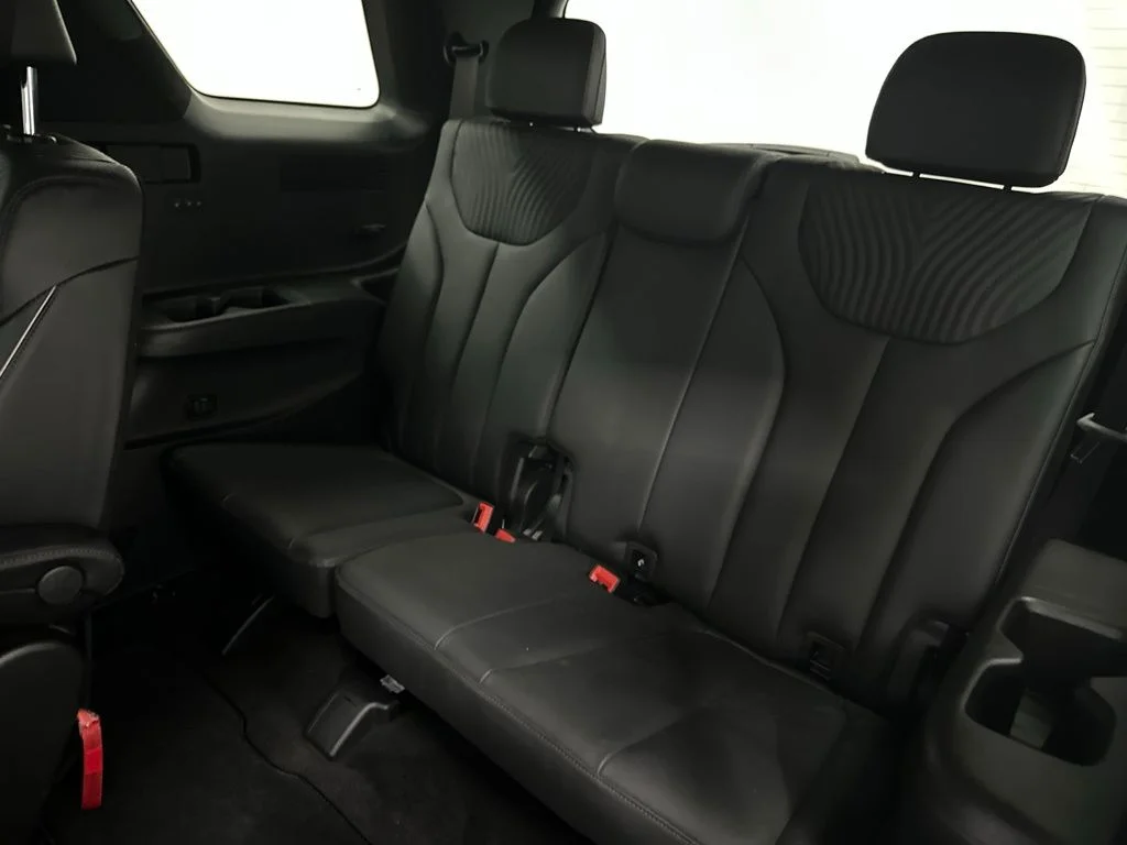 Used 2025 Silver Hyundai Calligraphy image 25