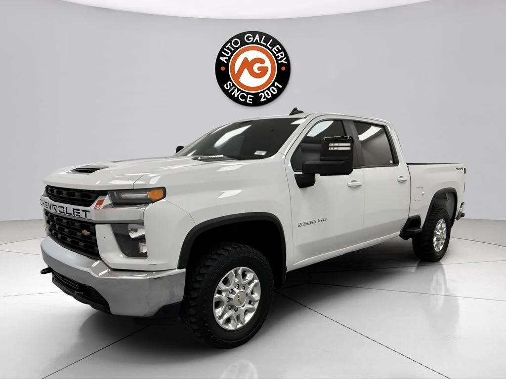 Used 2021 White Chevrolet LT image 3