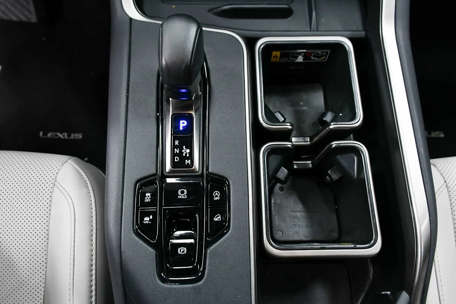 Used 2025 Wind Chill Pearl Lexus Premium image 22