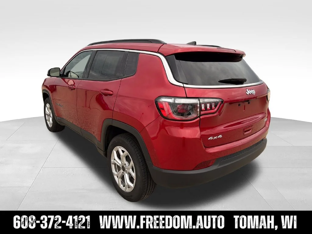 Used 2025 Red Jeep Latitude image 5