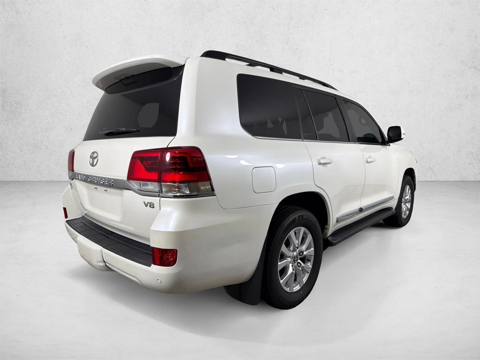 Used 2021 Blizzard Pearl Toyota  image 4