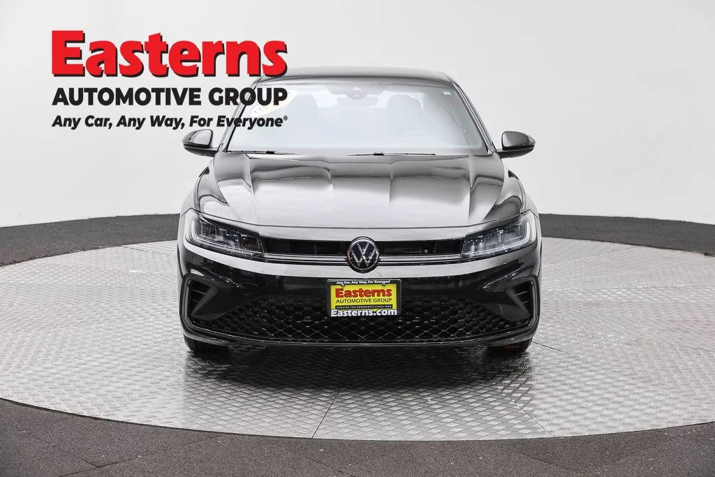 Used 2025 Black Volkswagen 1.5T Sport image 2