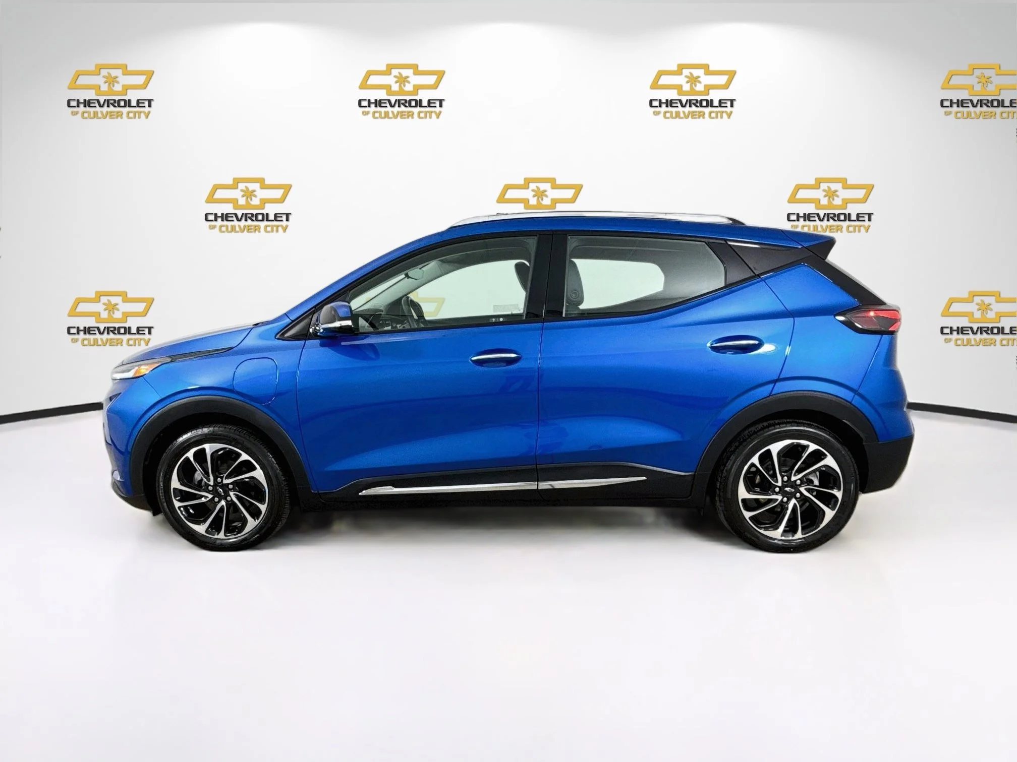 Used 2023 Bright Blue Metallic Chevrolet Premier image 5