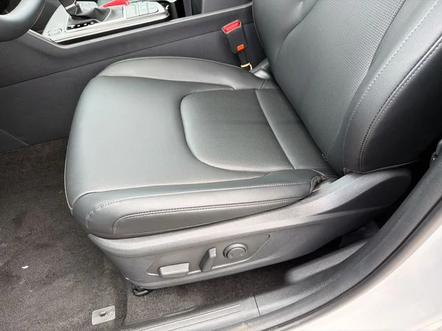 New 2026 White Kia EX image 21