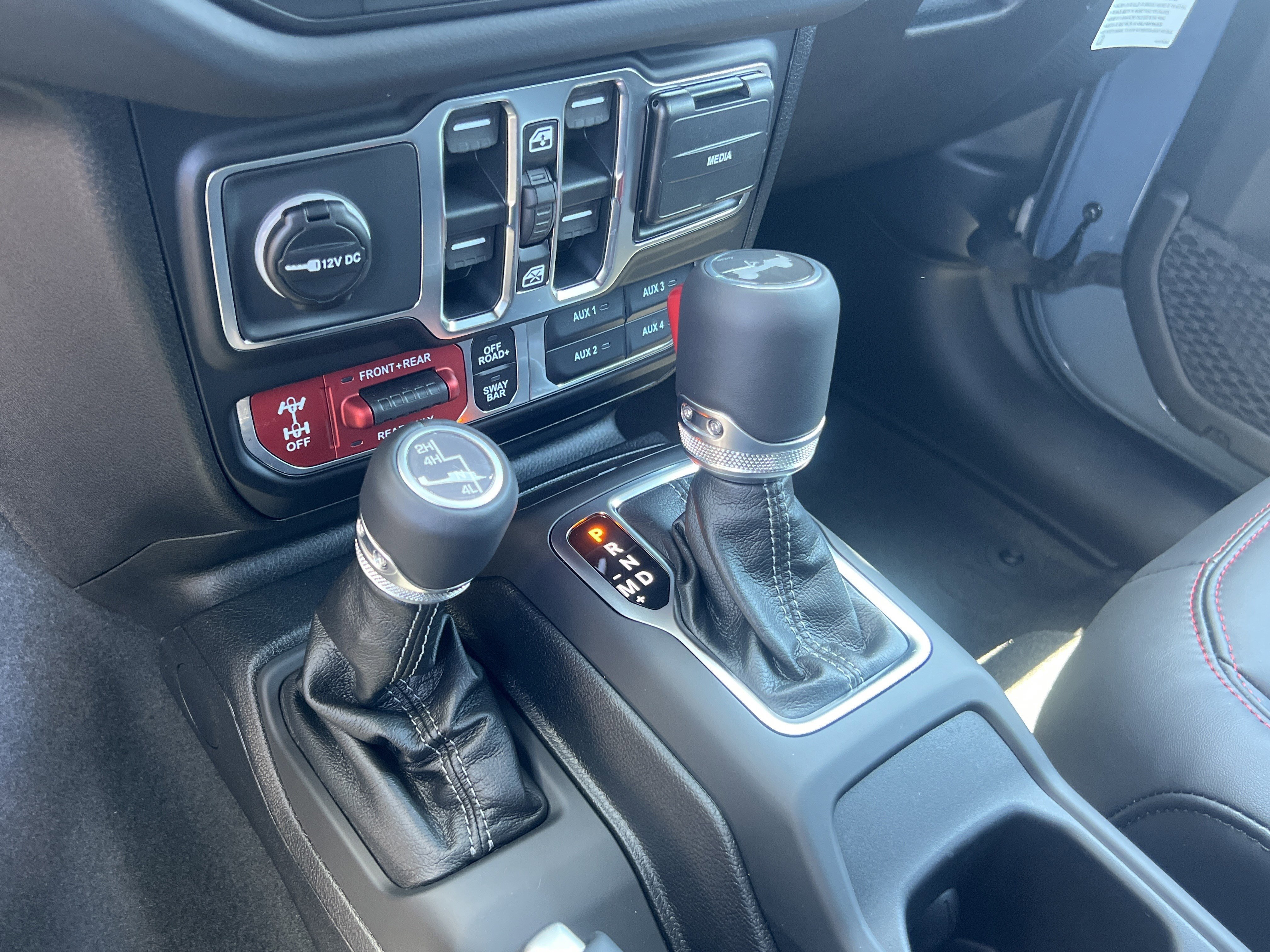 New 2026 Anvil Clearcoat Jeep Rubicon image 32